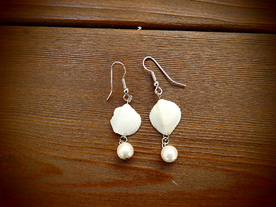 貝殻のピアス
