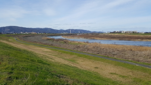 52.JR下流~短大前左岸.jpg