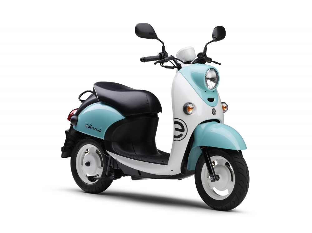 NO.5549　Ｅ－ＶＩＮＯ（イービーノ）　電動スクーター　走行距離１９７ＫＭ　オレンジ＆ホワイト　☆彡 2023年モデル電動スクーター『E-Vino』航続距離延伸！9月に新発売