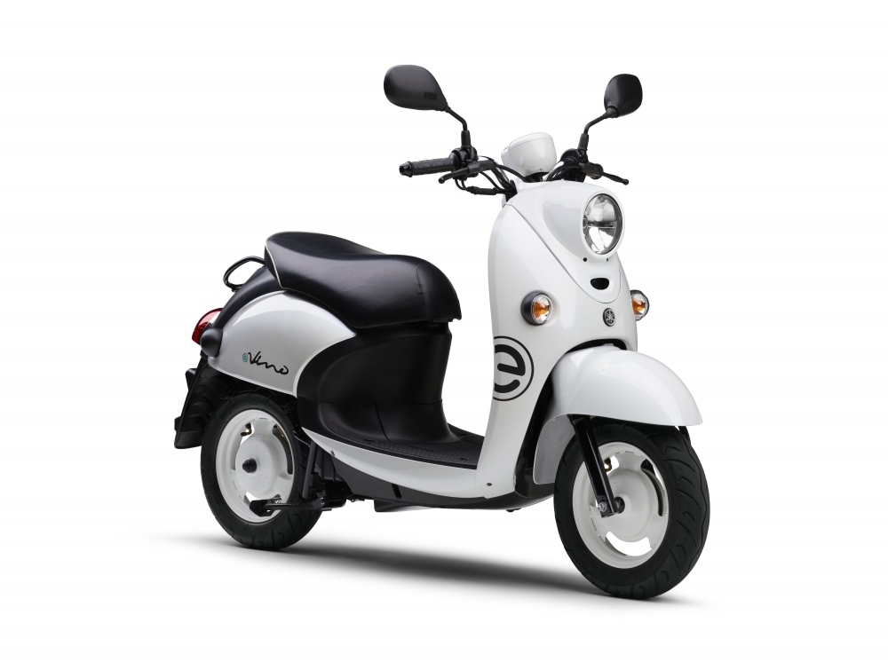 NO.5550　Ｅ－ＶＩＮＯ（イービーノ）　電動スクーター　走行距離２７２８ＫＭ　ホワイト　☆彡 2023年モデル電動スクーター『E-Vino』航続距離延伸！9月に新発売