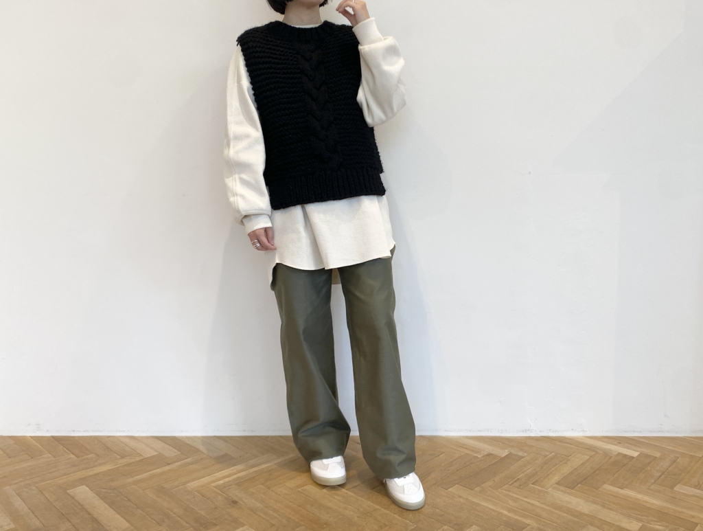 HYKE CABLE-KNIT CROPPED VEST ケーブルニットベスト