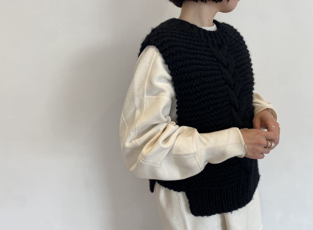 HYKE CABLE-KNIT CROPPED VEST ケーブルニットベスト - ニット/セーター