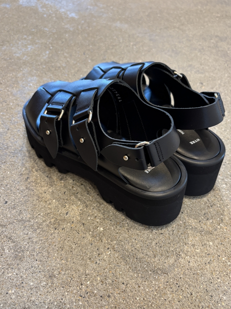 【HYKE 】2025SS　サンダル　23.5 HYKE＞25SSラストデリバリー | st company online store 入荷