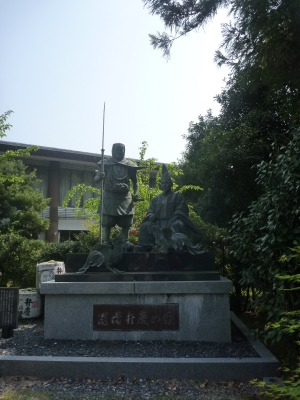 闘鶏神社