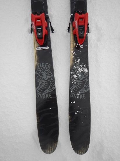 LINE の スキー板 「 TIGERSNAKE 」 おもしろい板です！ | あっちゃん