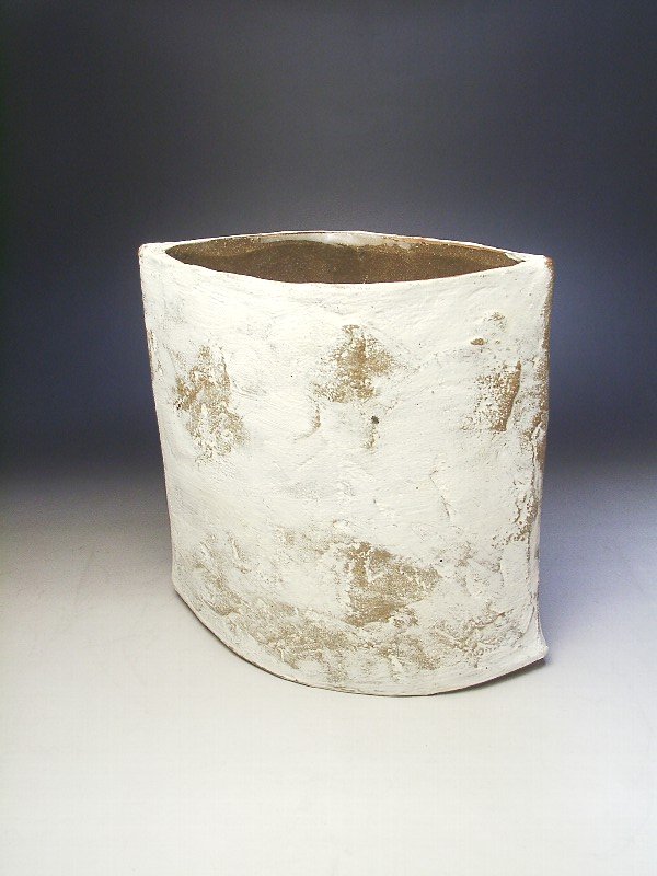 陶器の白化粧花器
