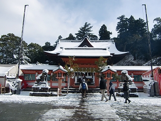 雪の高良大社