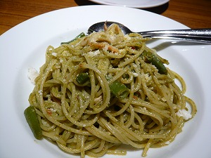 インゲンのジェノベーゼ風パスタ(?)