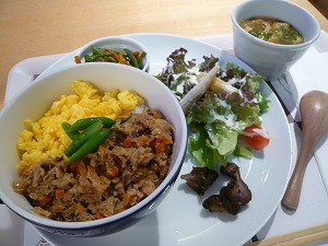 サバそぼろごはんプレート・味噌汁付き(カフェゆとりの空間)