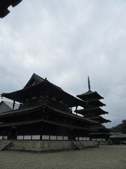 金堂・五重塔.JPG
