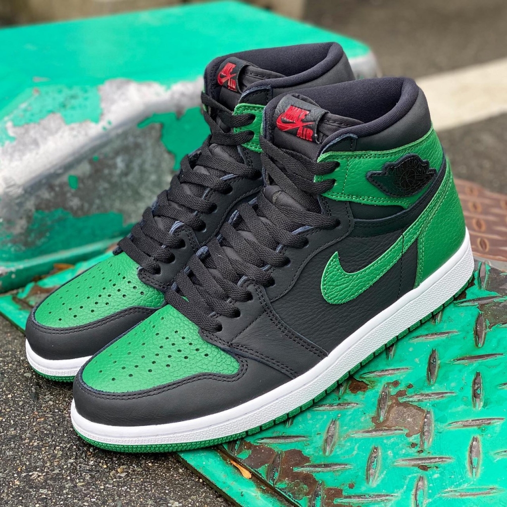NIKE AIR JORDAN 1 RETRO HIGH OG 555088-030
