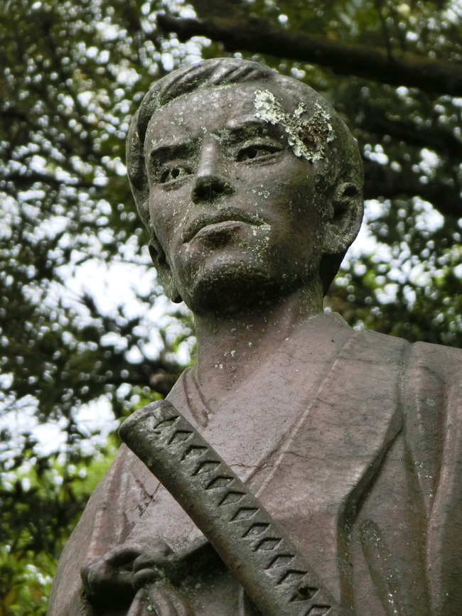 東行庵〈1〉高杉晋作像や5月の花 〈2019 GW帰省〉 | K U R A D