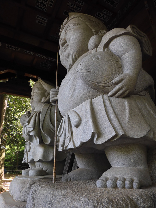 深大寺〈7〉福徳尊（2）大黒天と恵比寿尊、龍虎の石像など
