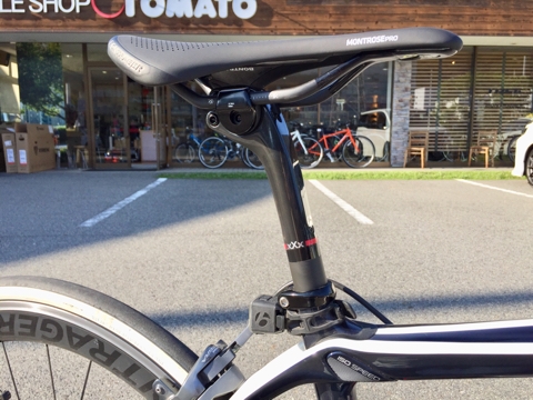 カーボンシートポストとサドル | CYCLE SHOP TOMATO