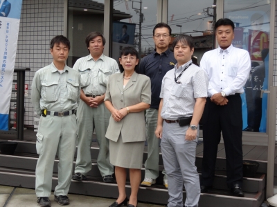 社員集合.jpg