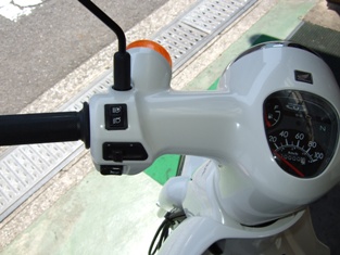 SuperCUB110左ハンドルスイッチ周り。