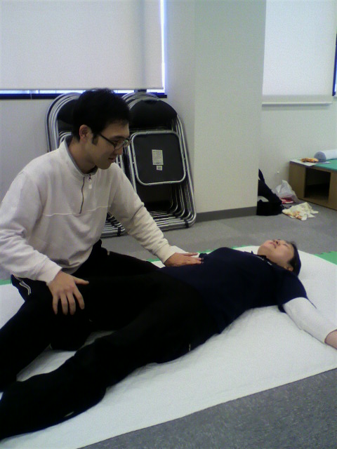 腹の固さは?