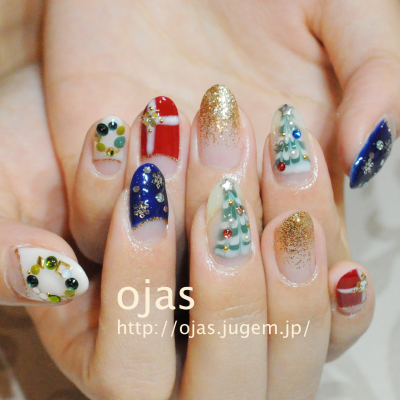 2014年個性的なクリスマスネイル、xmas nail. ツリーやプレゼント、クリスマスリース、雪を入れて幻想的なネイルアート。関西大阪滋賀奈良より沢山ご来店頂いてます。nailsalon ojas