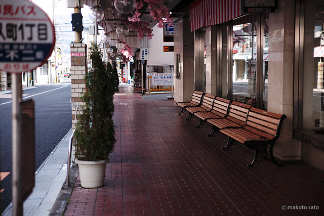 飯田市知久町1丁目バス亭前