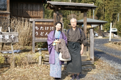 店主と