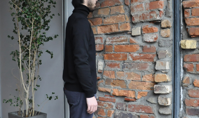 YAECA / 33G cotton cashmere タートルーネック(Men's)