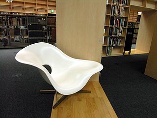 武蔵野美術大学図書館