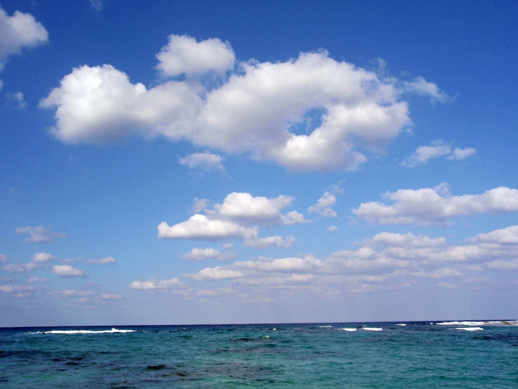 『奄美大島の海と空』