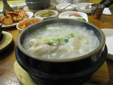 参鶏湯(サンゲタン)