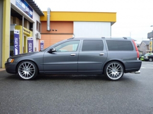 VOLVO・V70