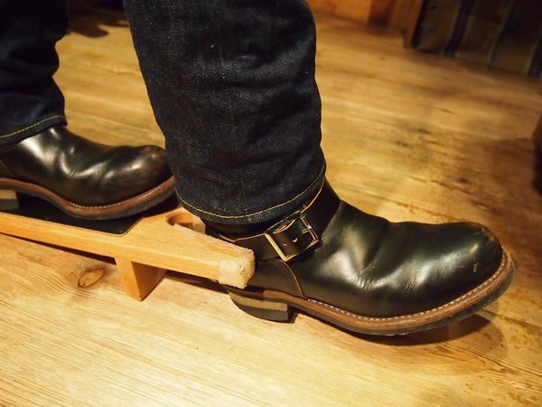 RED WING BOOT JACK＆その使い方。 | JUNKY CLASSICS