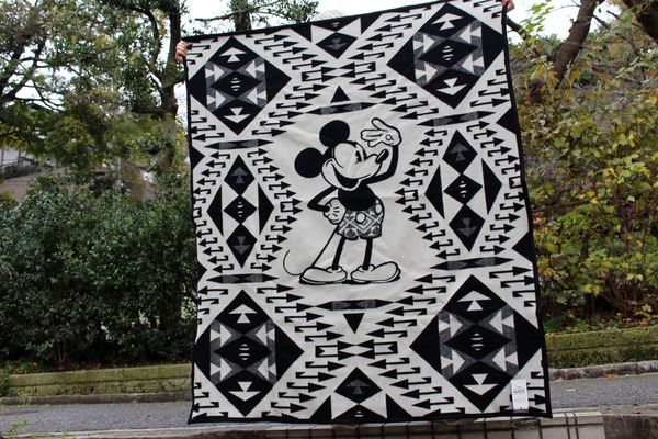 新品 ディズニー　Epcot 限定　ブランケット 91OZqdcPf2L._UF894,1000_QL80_.jpg