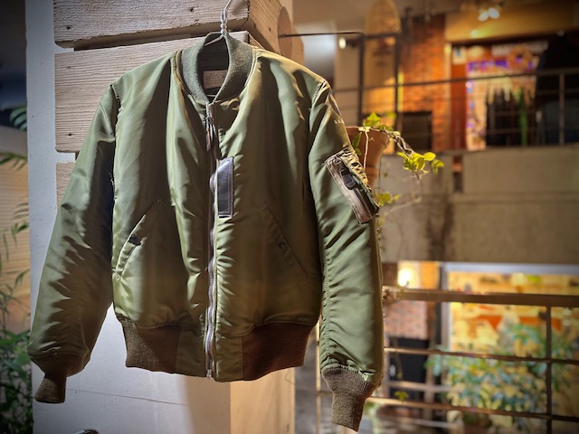 フライトジャケットの季節です！！B-15Cのオリーブ色が登場