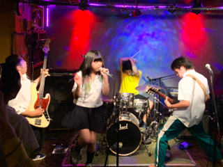 resized_01.jpg