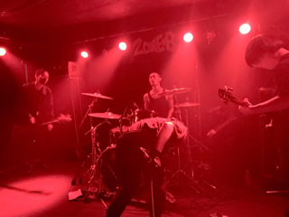 resized_01.jpg