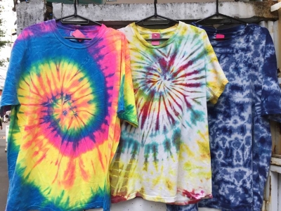 染め　Tシャツ