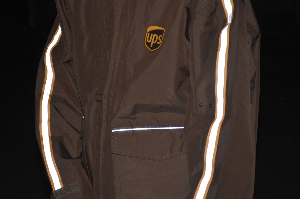 ups アメリカ貨物輸送会社制服 ジャンパー - ミリタリージャケット