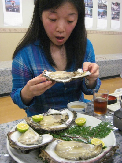 岩ガキとまこりん