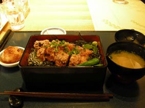 フクラ家の鶏立重