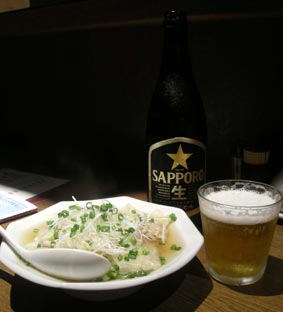 明白のビールとワンタン