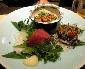 もつ福の刺し盛り3種