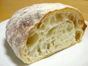 ヌクムクのフランスパン断面