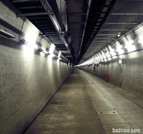 逆側通路
