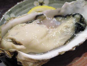 海鮮市場牡蛎アップ
