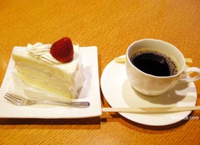 もりもと本店のショートケーキセット