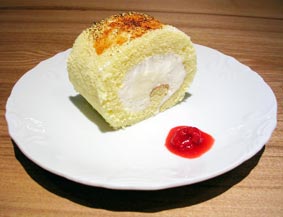 椿ロールケーキ