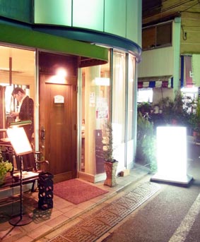 カゲ店先