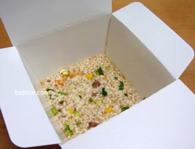 カップご飯水入れ混ぜる