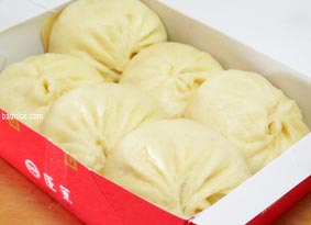 551豚まん箱中身