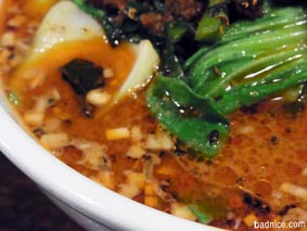 担々麺スープアップ