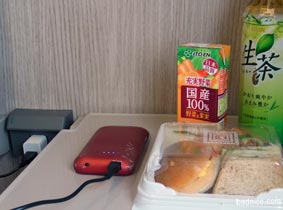 はやぶさ1号での朝食